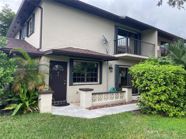 Bent Tree, 13959 SW 44th Lane Cir #623, Kendale Lakes, Florida 33175, image 2
