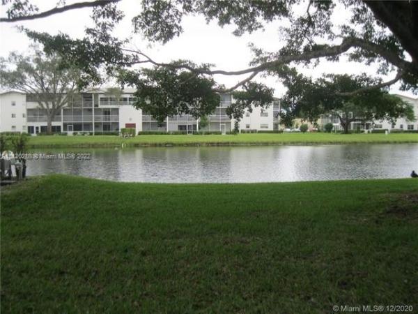 Fanshaw At Century Village, 302 Fanshaw H, Boca Raton, Florida 33434, image 2
