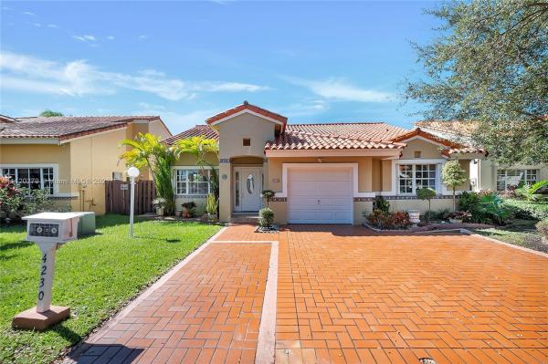 Park Isle At Lakes Of The Meadow, 4230 SW 150th Ave, Kendall West, Florida 33185, image 2