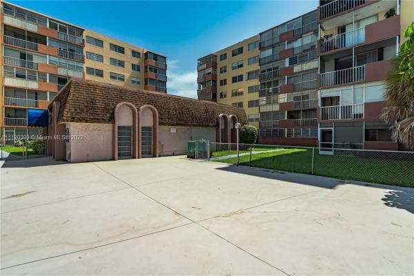 16410 Miami Dr #509, Miami, Florida 33162, image 2