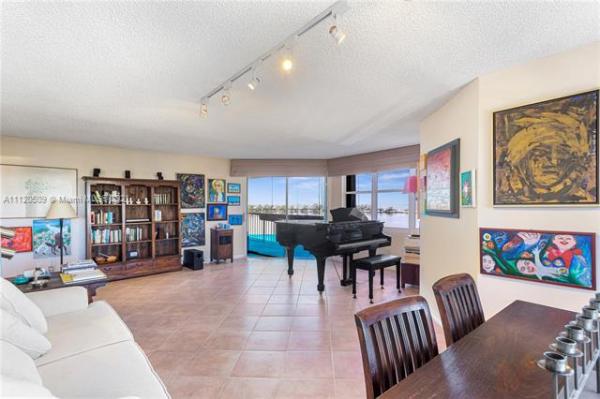 Brickell Place, 1865 Brickell Ave #A914, Miami, Florida 33129, image 2