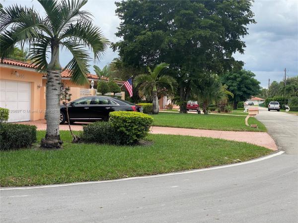 Country Club Of Miami Estates, 6700 Royal Melbourne Dr, Country Club, Florida 33015, image 2