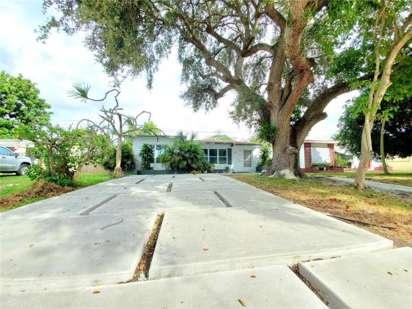 Fulford By The Sea, 1681 NE 172nd St, North Miami Beach, Florida 33162, image 2