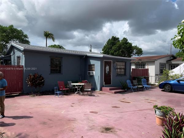 Industrial Center, 734 W 32nd St, Hialeah, Florida 33012, image 1