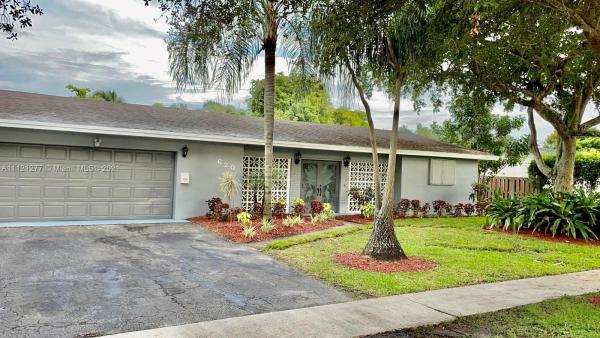 Plantation Manors, 620 Ridgewood Ln, Plantation, Florida 33317, image 1