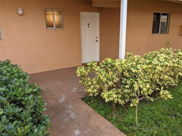 The Seasons Villas & Townhomes, 14901 SW 80th St #108, Kendall, Florida 33193, image 2