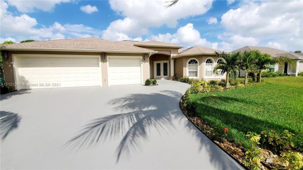 599 SW Sadwick Ave, Florida 34953, image 2