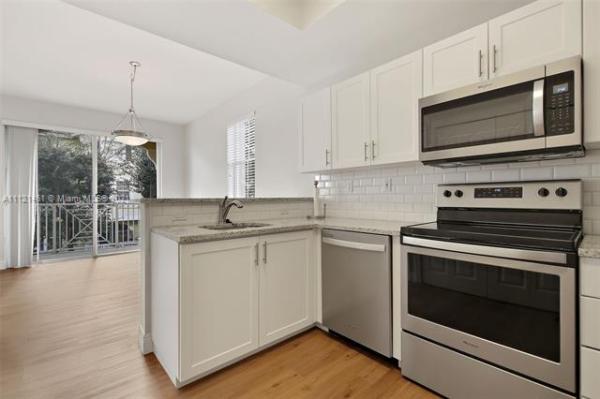 Century Park, 8866 W Flagler St #207, Fountainebleau, Florida 33174, image 2