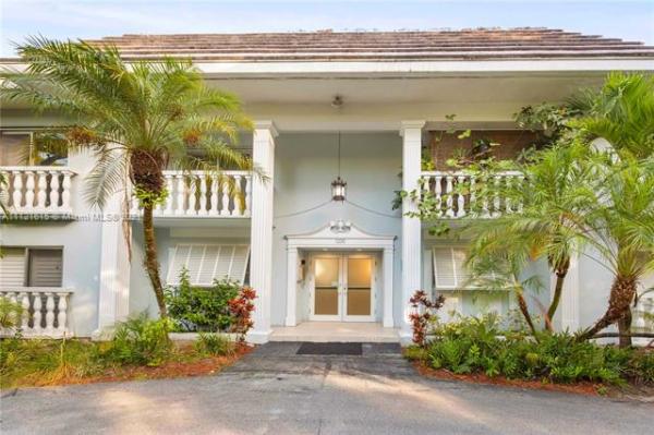 Royal Caribbean Club, 1200 Mariposa Ave #D201, Coral Gables, Florida 33146, image 2