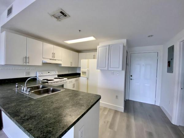 Emerald Plaza On Coral Way, 3410 Coral Way #707, Miami, Florida 33145, image 1