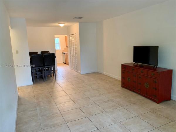 Wilton Village, 2607 NE 8th Ave #44, Wilton Manors, Florida 33334, image 2