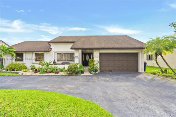 Caravel Country, 10711 SW 142nd Ave, The Hammocks, Florida 33186, image 2