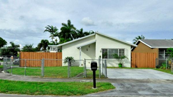 Comfort Villas, 16245 SW 305th St, Leisure City, Florida 33033, image 2