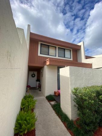 Sunset Kendall Villas, 7885 SW 106th Cir, Kendall, Florida 33173, image 2