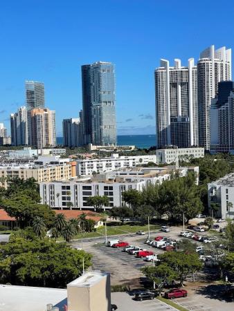 Winston Towers 400, 231 174th St #1703, Sunny Isles Beach, Florida 33160, image 2