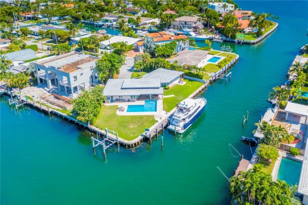 Keystone Island, 12610 Maple Rd, North Miami, Florida 33181, image 2