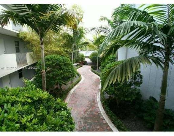 Palms Of Pinecrest, 8950 SW 69 Ct #305, Pinecrest, Florida 33156, image 2