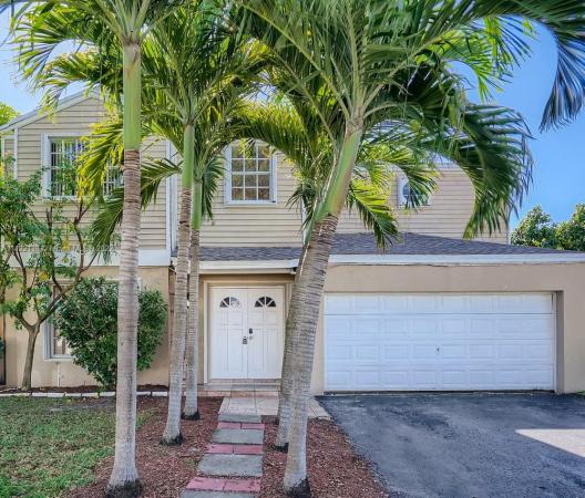 Villas Of Deerwood, 12684 SW 145th, Three Lakes, Florida 33186, image 2