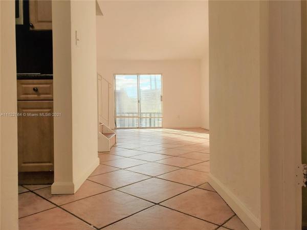 Villas Of Pinecrest, 8600 SW 67 Ave #922, Pinecrest, Florida 33156, image 2
