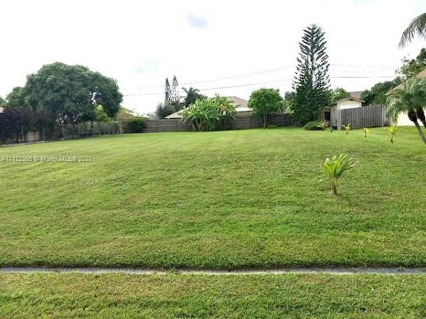 5439 NW Edgewater Ave, Florida 34983, image 2