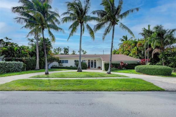 Keystone Island, 2280 Keystone Blvd, North Miami, Florida 33181, image 2