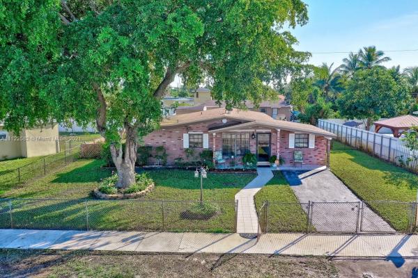 Lake Stevens Estates At Carol City, 5440 NW 178th Ter, Miami Gardens, Florida 33055, image 2