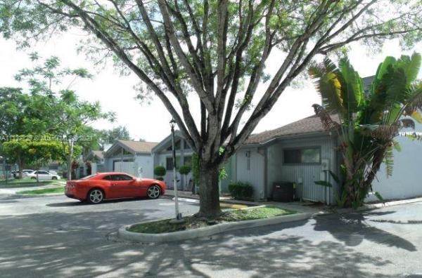 Omega Villas, Plantation, Florida 33313, image 2