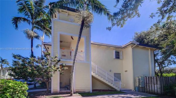 Caribbean Isles Villas, 2720 NE 3rd Dr #204, Homestead, Florida 33033, image 2