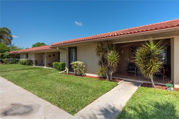 Forest Hill Villas Garden, 5957 Forest Hill Blvd #5, West Palm Beach, Florida 33415, image 2