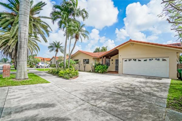 University Park West, 435 NW 136th Ct, Tamiami, Florida 33182, image 2