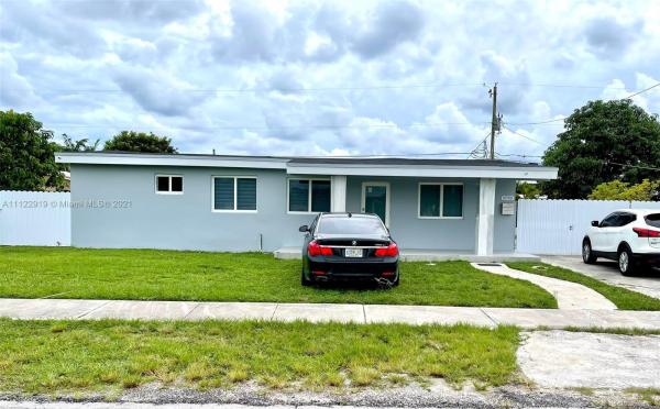 Westwood Lakes Residential, 10900 SW 40th Ter, Westwood Lakes, Florida 33165, image 2