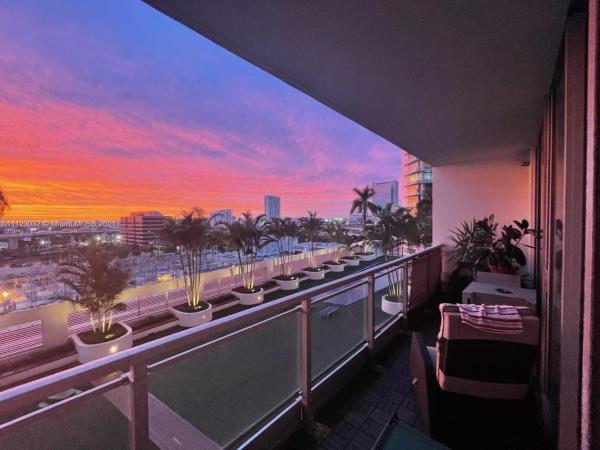Mint At Riverfront, 92 SW 3rd St #1207, Miami, Florida 33130, image 2