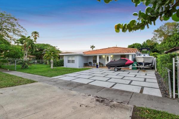 McKeever Terrace, 6235 SW 38th St, Coral Terrace, Florida 33155, image 2