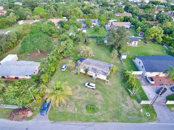 Tripletts, 22545 SW 127th Ave, Goulds, Florida 33170, image 2