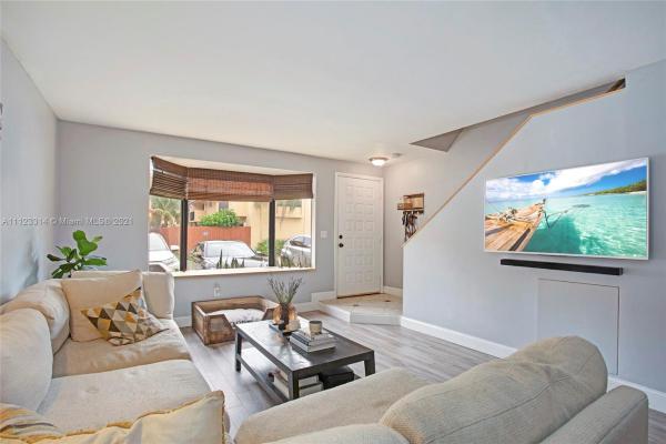 Dadeland Cove, 10146 SW 77th Ct, Kendall, Florida 33156, image 2