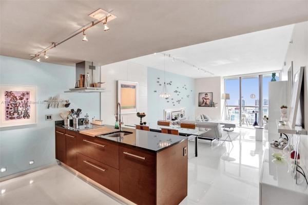 Icon Brickell Tower 2, 495 Brickell Ave #4807, Miami, Florida 33131, image 2