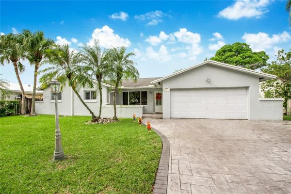 Shores Calusa, 10940 SW 139th Ave, The Hammocks, Florida 33186, image 2