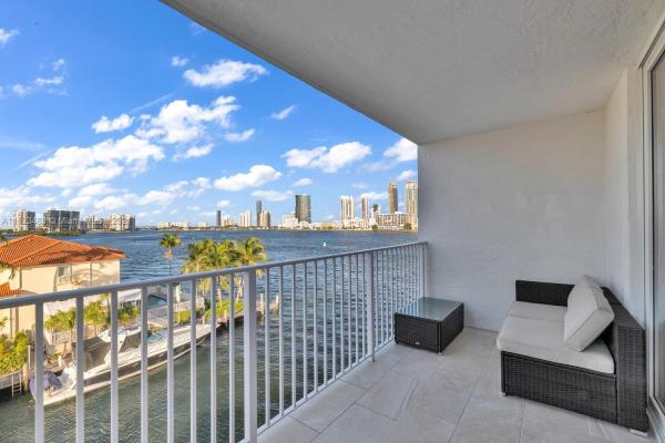 Eden Point, 4000 NE 170 St #501, North Miami Beach, Florida 33160, image 1
