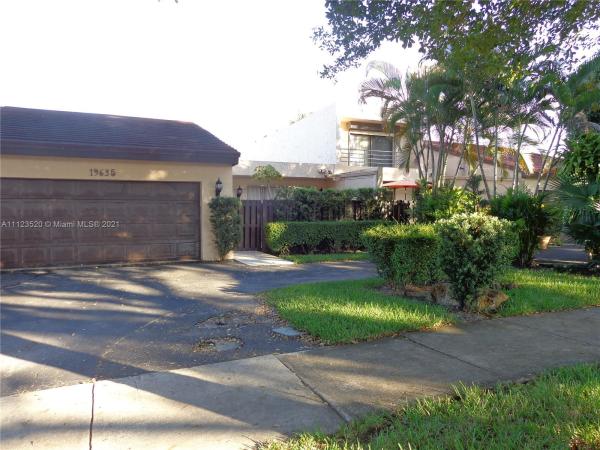 Royal Singapore Lake, 19635 W Lake Dr 0, Country Club, Florida 33015, image 2
