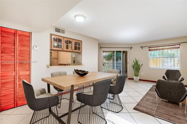 Gables Townhomes, 415 NW 85th Pl #1705, Fountainebleau, Florida 33126, image 2