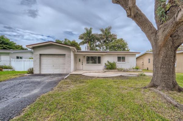 Hollywood Homesites High School, 1439 Harding St, Hollywood, Florida 33020, image 1