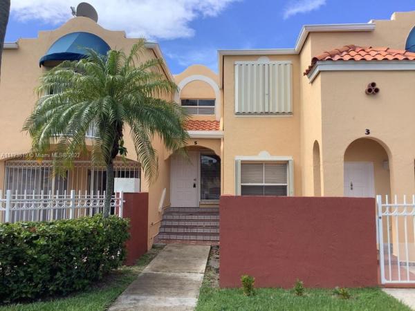 Gables Townhomes, 350 NW 84th #605, Fountainebleau, Florida 33126, image 2