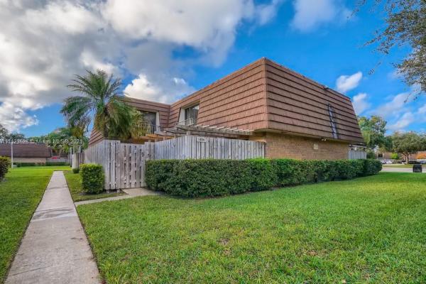 Garden Lakes, 1806 18th Ln, Palm Beach Gardens, Florida 33418, image 2