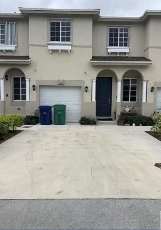 Walden Townhomes, 21486 NW 14th Ct, Miami Gardens, Florida 33169, image 2