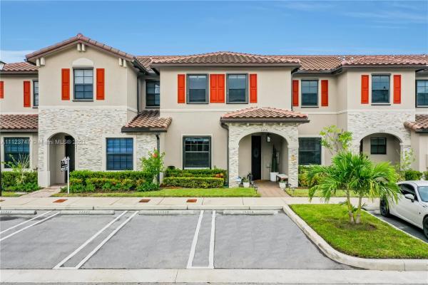 Isola, 11219 SW 249th St #11219, Princeton, Florida 33032, image 2