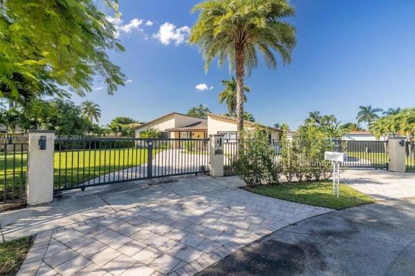 Tamiami Homes, 12270 SW 3rd Ter, Tamiami, Florida 33184, image 2