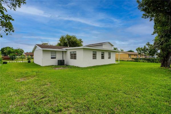 Avocado Villas, 588 SW 16th Ter, Homestead, Florida 33030, image 2