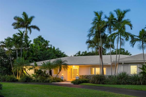 Warwick Manor, 6105 SW 135th Ter, Pinecrest, Florida 33156, image 2