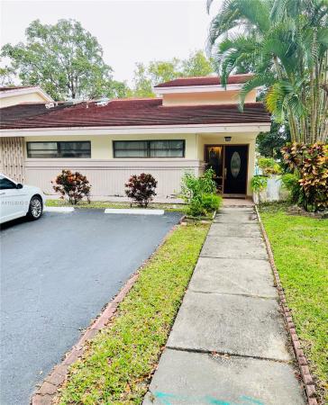 Cocoranda Townhomes, 706 SW 88th Ter, Plantation, Florida 33324, image 1
