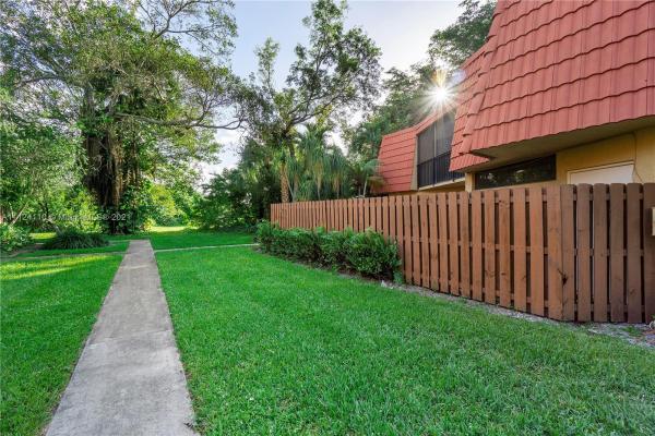 Banyan Lake, 22964 Oxford Pl #C, Boca Raton, Florida 33433, image 2